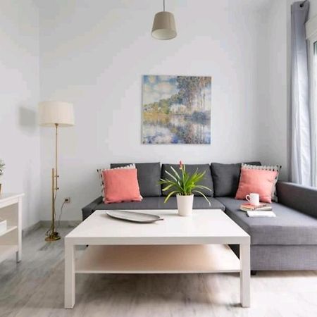 Casa De La Alameda Apartment Seville Luaran gambar