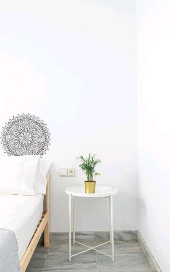 Casa De La Alameda Apartment Seville Luaran gambar